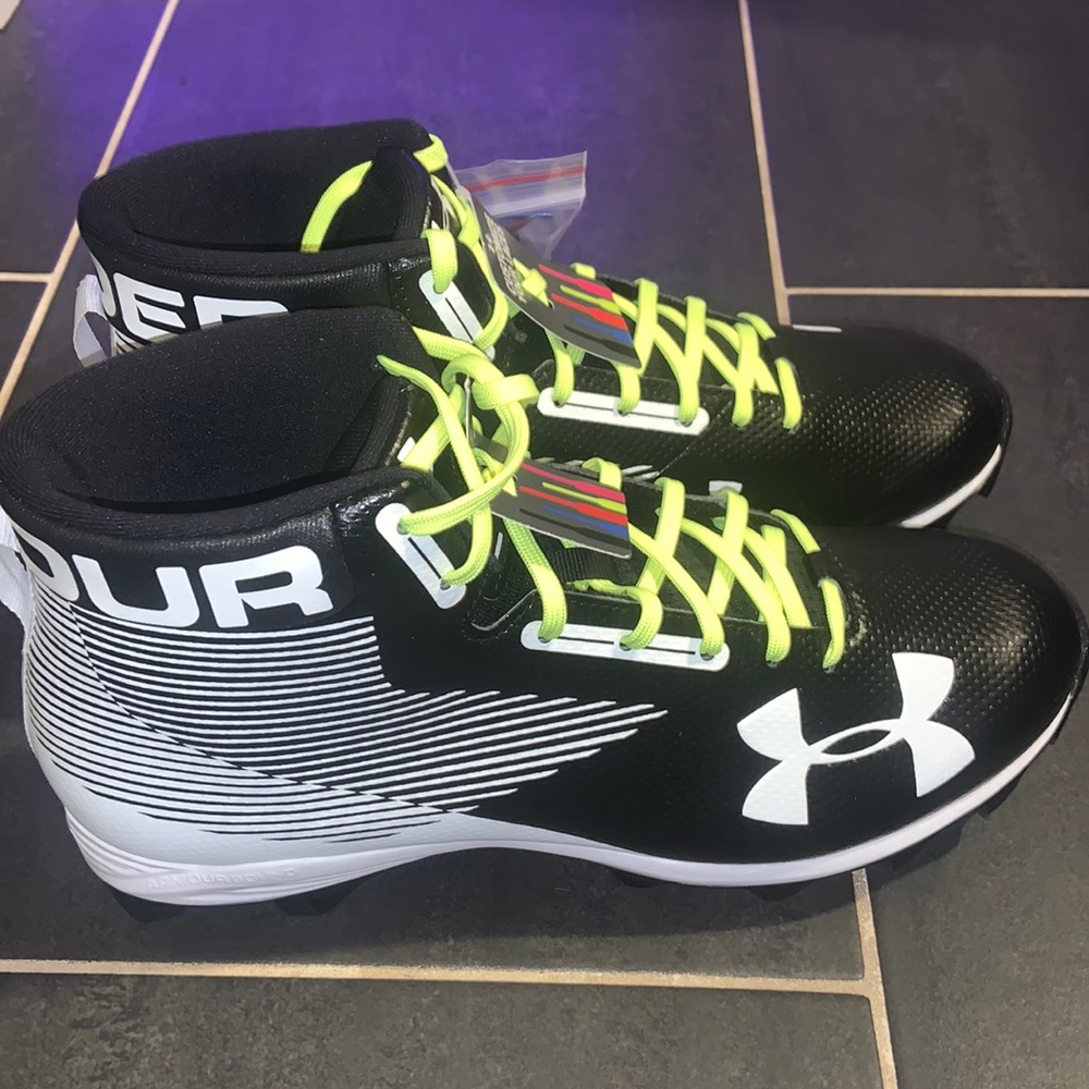 Size 9.5 Under Armour Black and White Football cleats